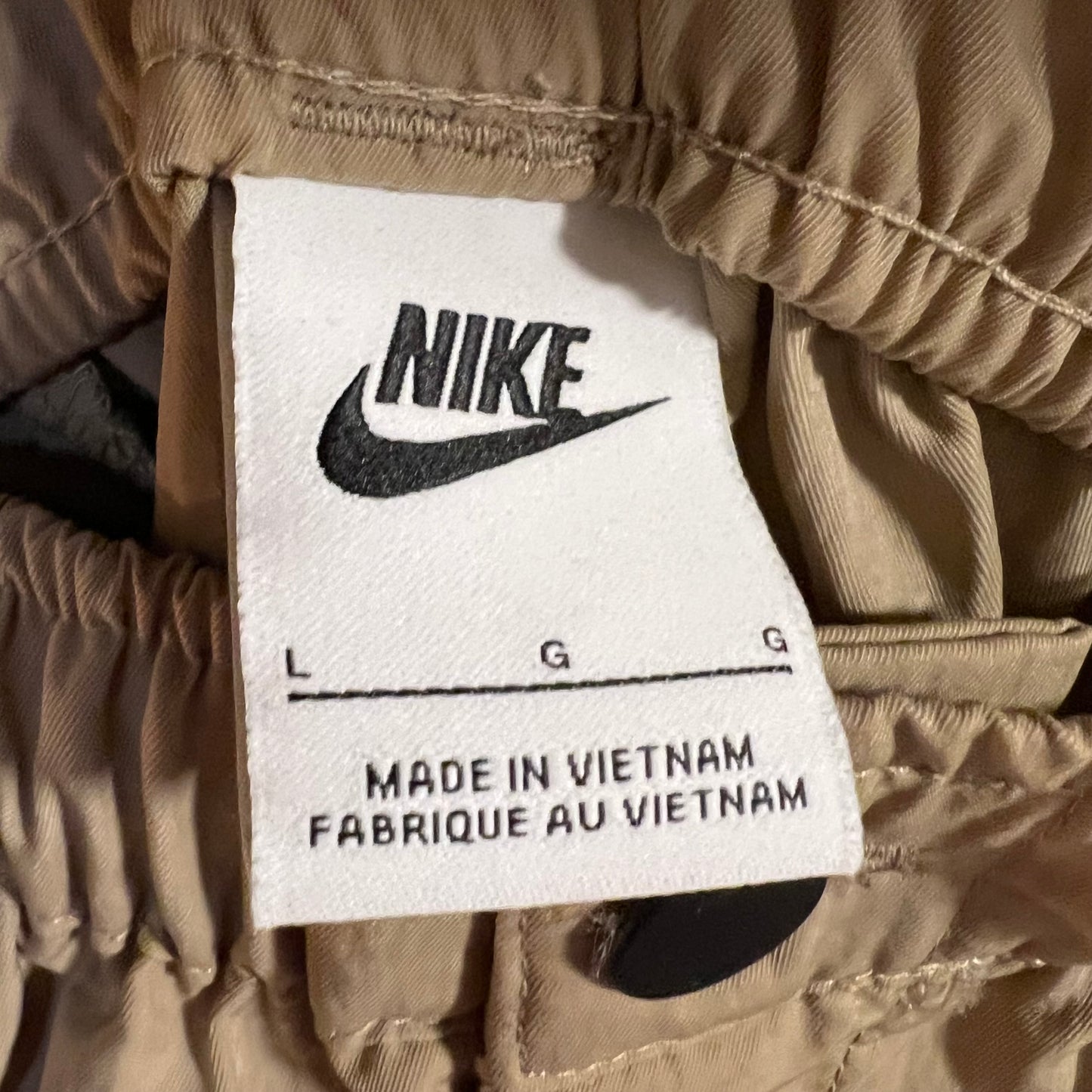 Nike Embroidered Swoosh Nylon Khaki Cargo Shorts - Size Youth Large - Tan/Beige/White