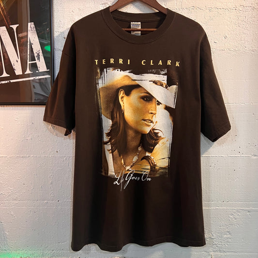 Vintage Y2K Terri Clark Country Musician Life Goes On Tour 2005 T-Shirt - Size XL - Brown