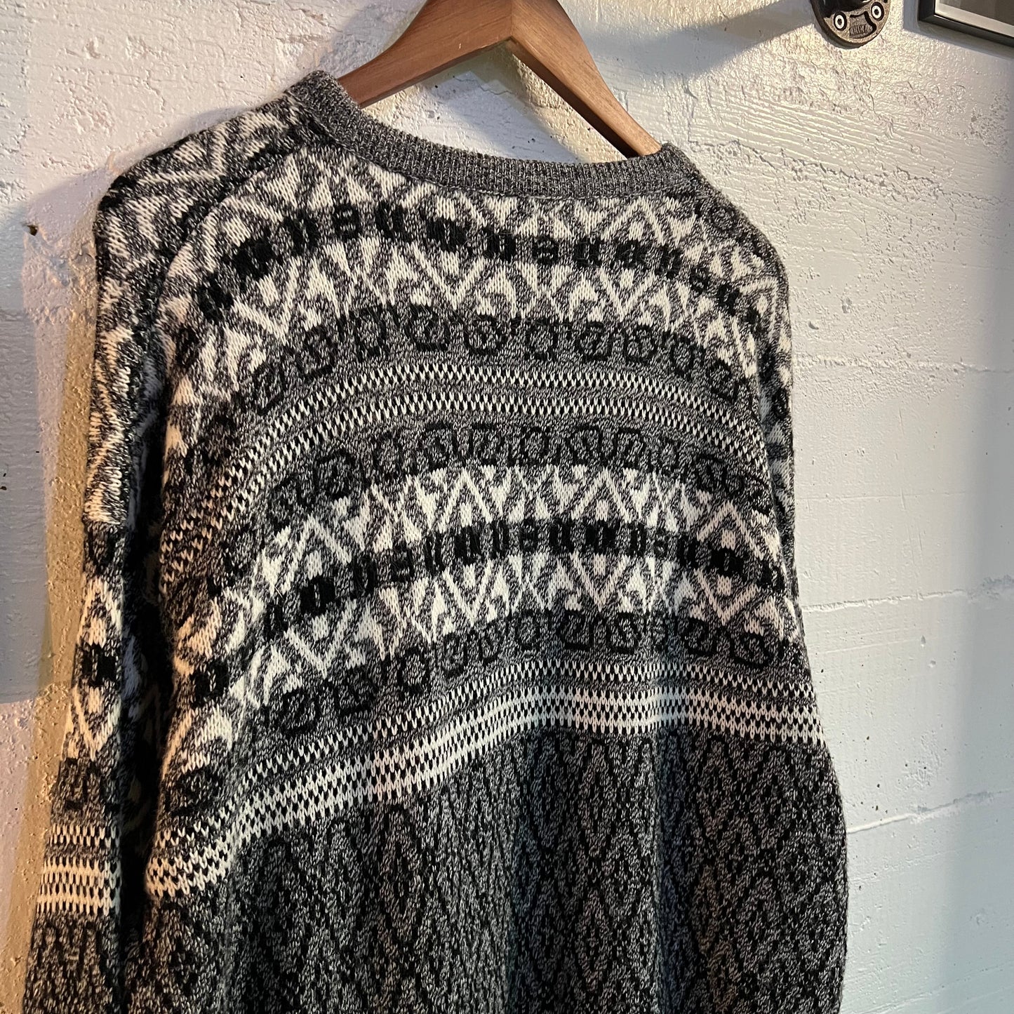 Vintage 80’s Jantzen Norwegian Knitted Sweater - Size XL - Made In USA - Grey/Black/White