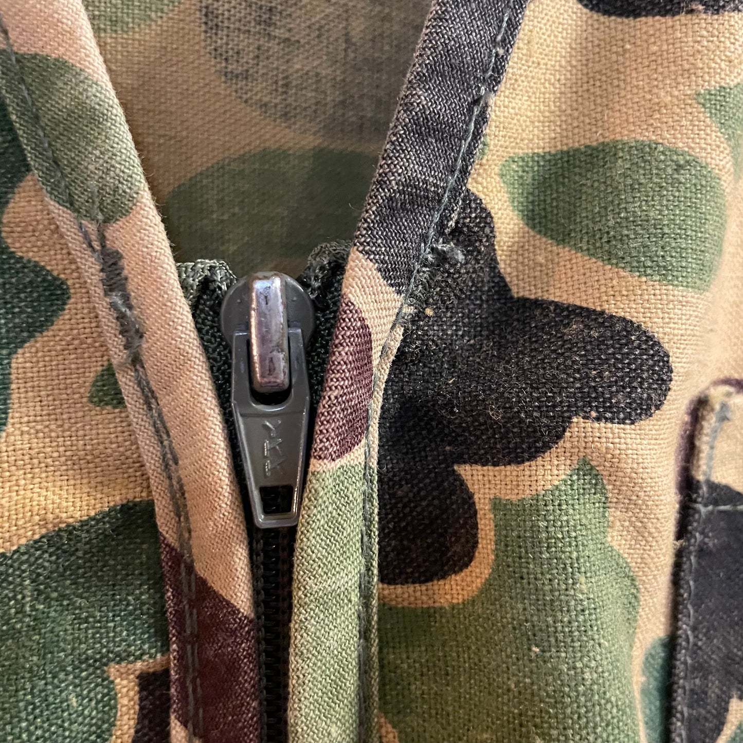Vintage 1970's Saf-T-Bak Duck Camo Hunting Vest - Size Large - Made In USA - Camouflage/Multi