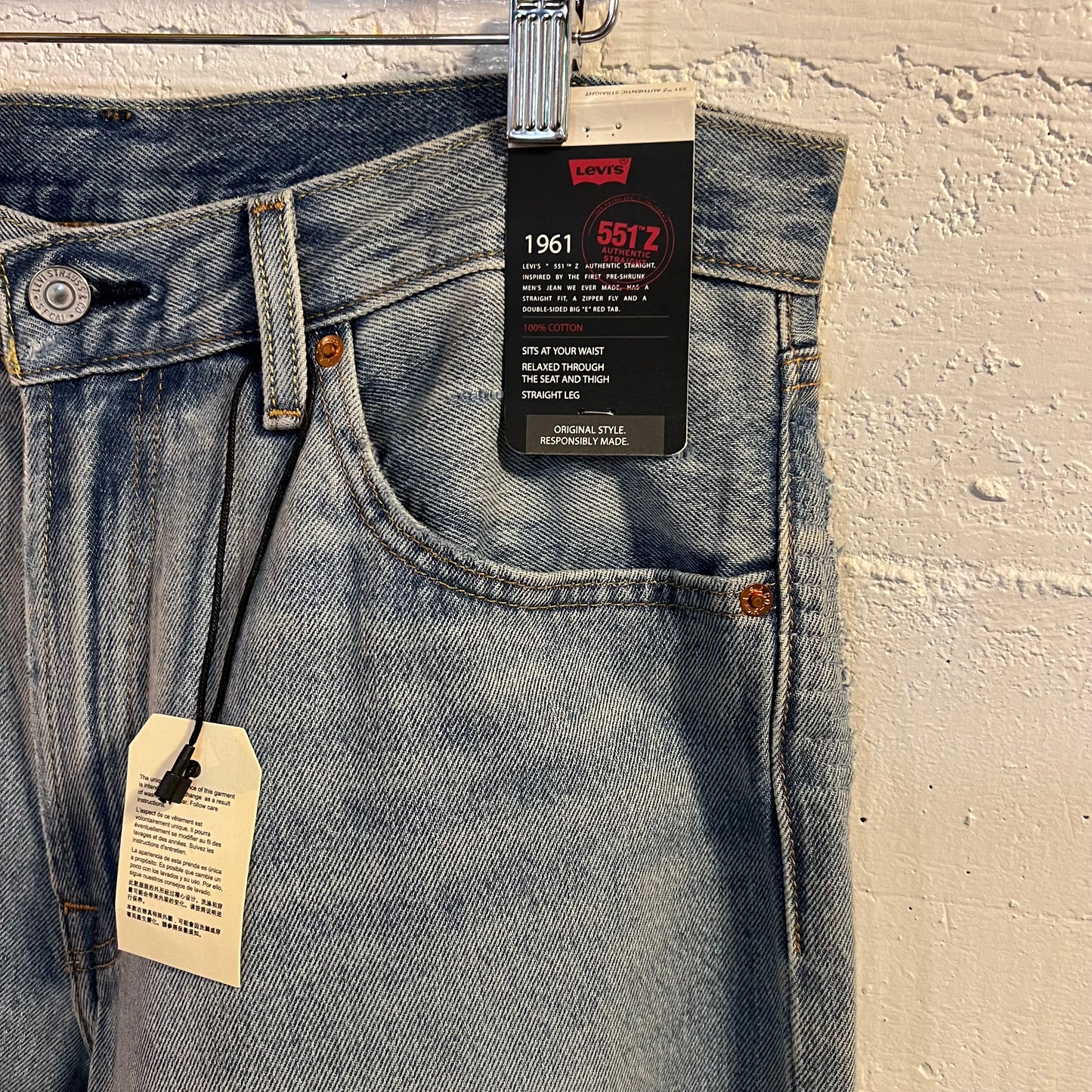 *New* Levi's Premium 551Z Straight Leg Mended Denim Jean - Size 32x32 - Light Blue Stonewashed Denim
