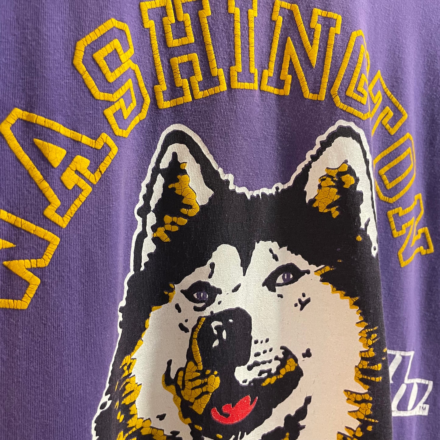 Vintage 90’s University Of Washington Huskies Single Stitch T-shirt  - Size Small - Purple/Yellow/White