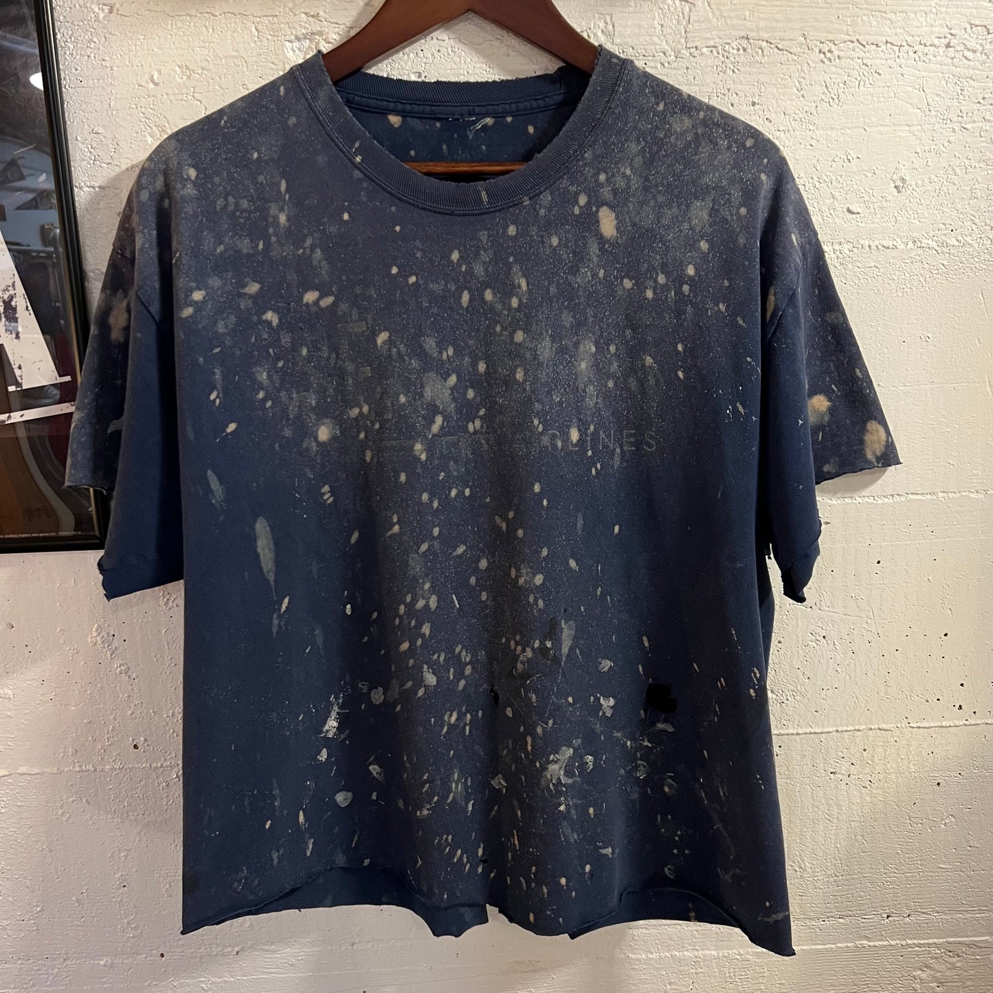 Vintage Distressed/Faded Cropped ‘Airlines’ T-Shirt - Size Medium - Faded Navy