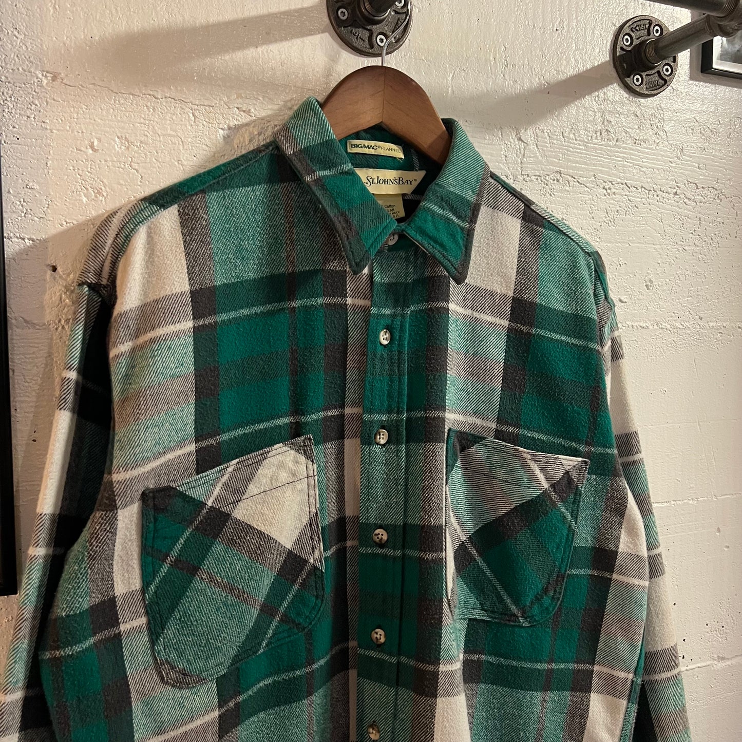 Vintage 80’s St.John’s Bay Big Mac Plaid Flannel Double Pocket Button Up Shirt - Size Large Regular - Made In USA - Green/White/Black