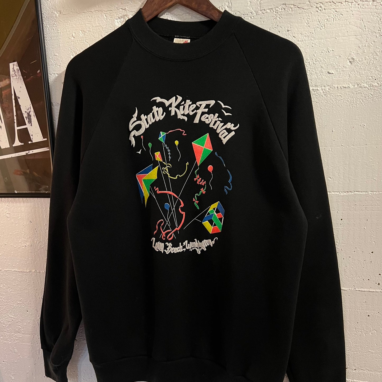 Vintage 80’s/90’s Long Beach, WA State Kite Festival Raglan Sleeve Crewneck Sweatshirt - Size Large - Made In USA - Black/White/Multi