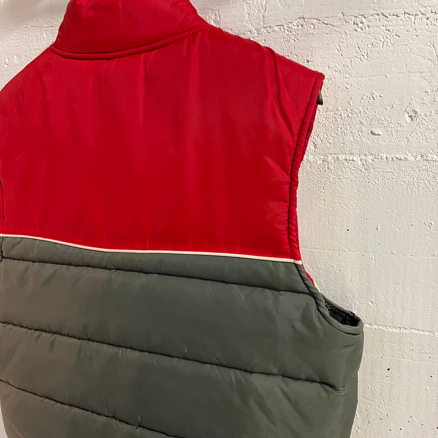 Vintage Union Made Polaris Winterwear Insulated Nylon Vest - Size Medium - Union Made In USA - Red/Gray