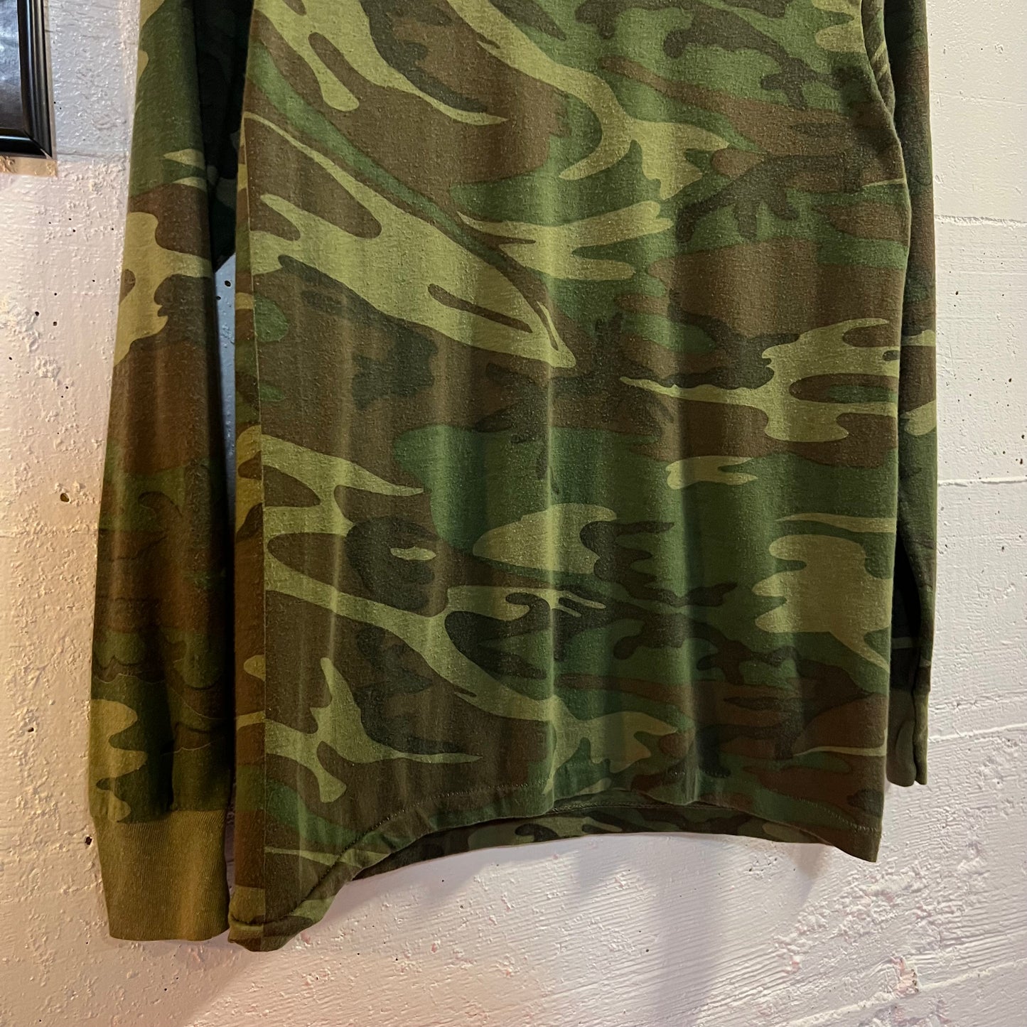 Vintage 80’s US Woodland Camo Long Sleeve Single Stitch T-Shirt - Size Large - Made In USA - Earth Toned