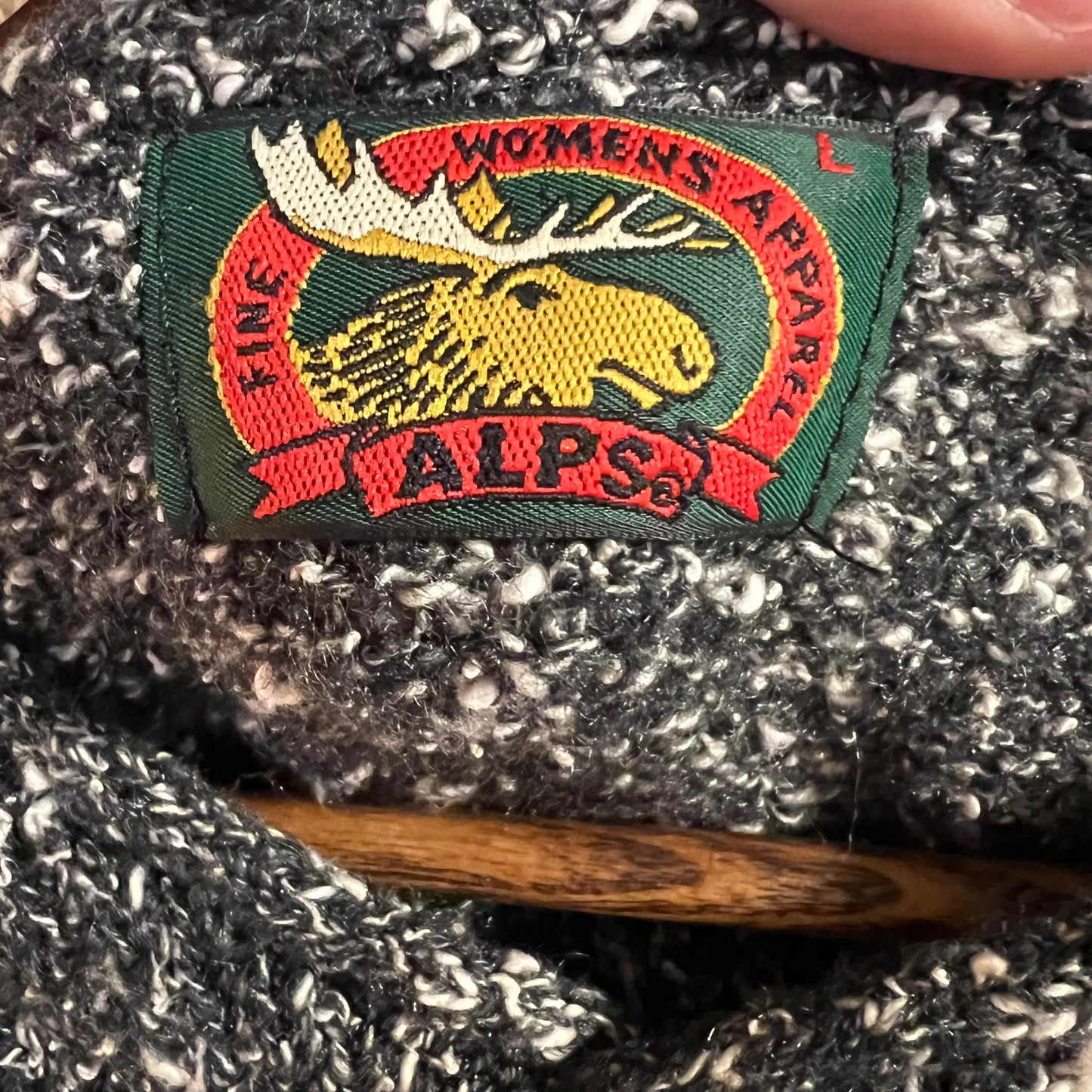 Vintage Alps Women’s V-Neck Sweater - Size Large - Made In USA - Black/White