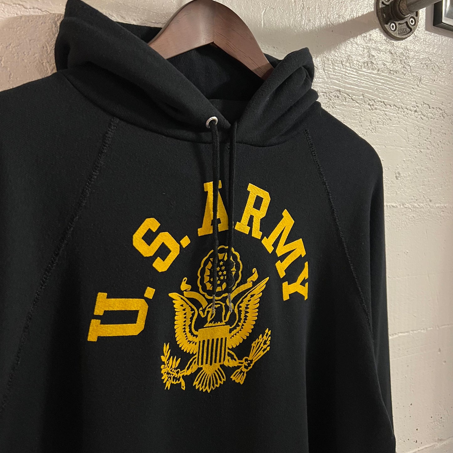 Vintage 80’s U.S. Army Military Raglan Sleeve Hoodie Sweatshirt - Size XL - Made In USA - Black/Yellow