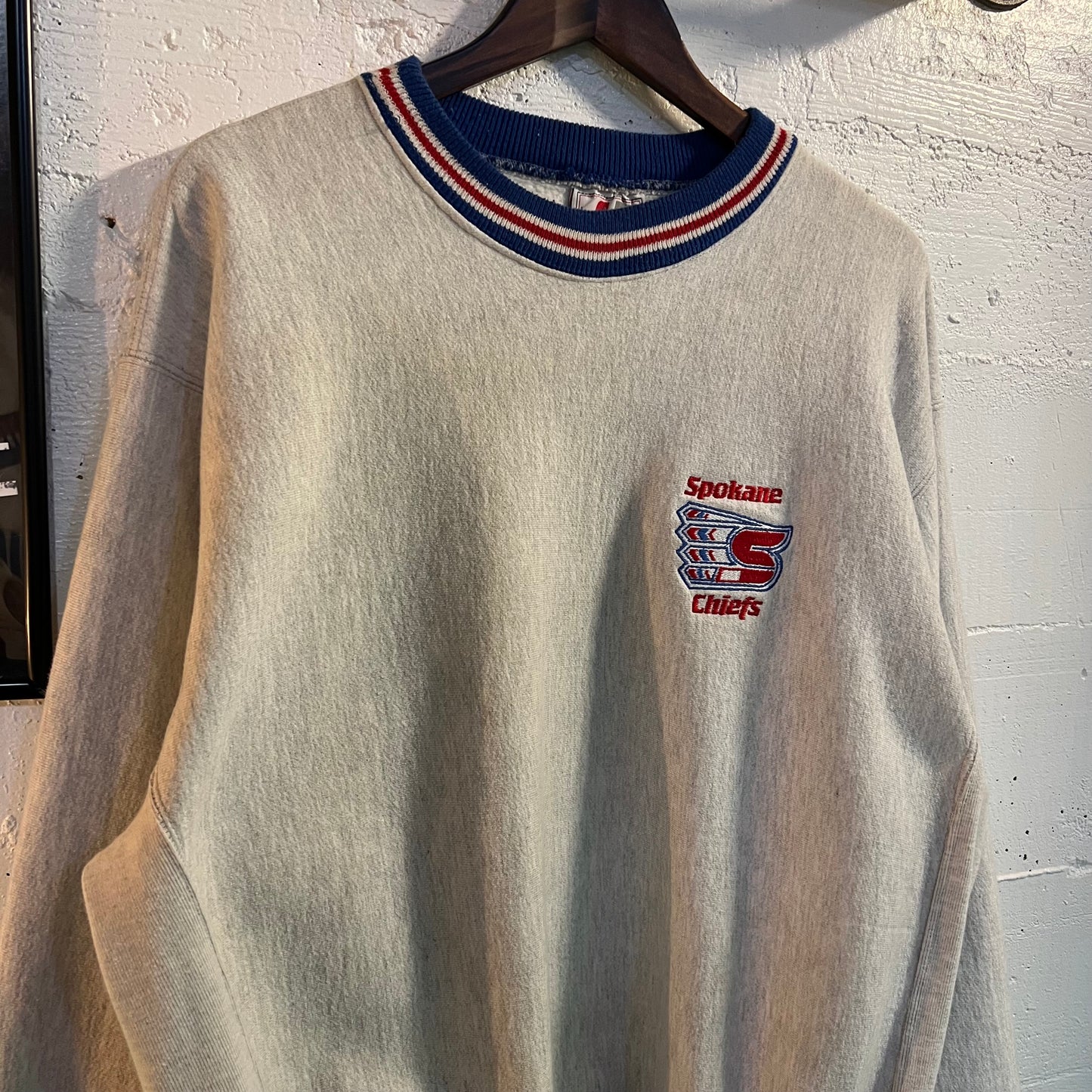Vintage Embroidered Spokane Chiefs Hockey Team Jacquard Collar Crewneck Sweatshirt - Size XL - Made In USA - Heather Grey/Blue/Red