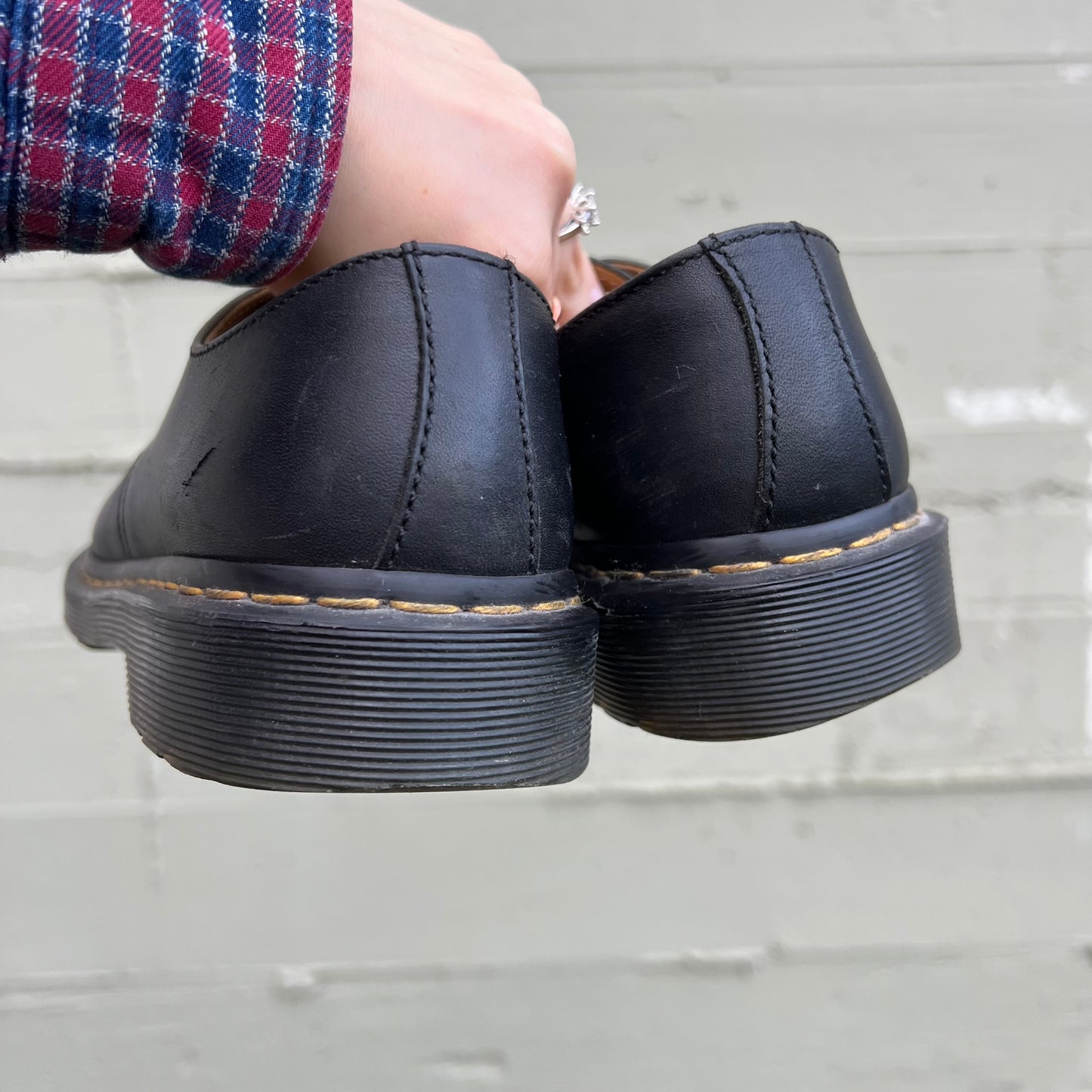 *Pre-Loved* Dr. Martens Dorian 3-Eye Lace Up Leather Oxford Shoe - Size 6M/7W - Black - AW004