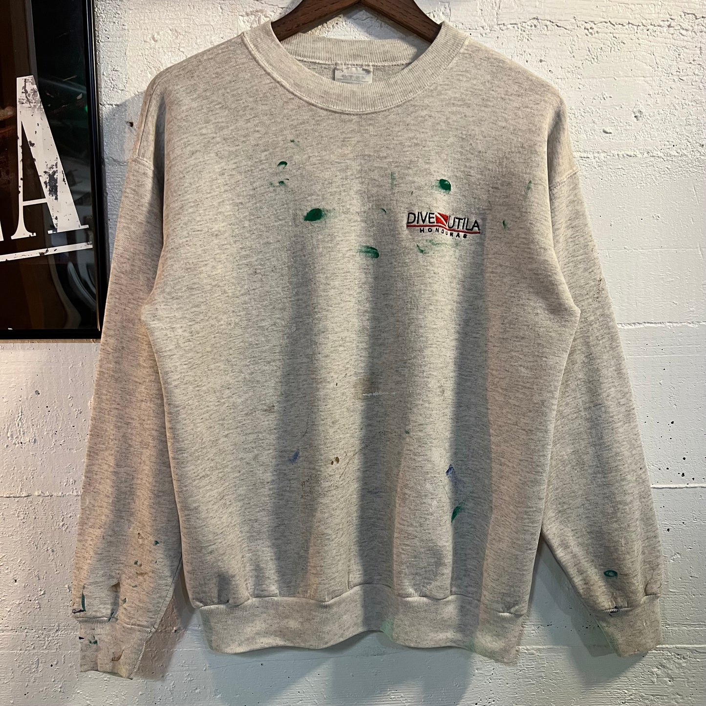 Vintage Distressed Embroidered Dive Utila Honduras Crewneck Sweatshirt - Size Small - Heather Grey