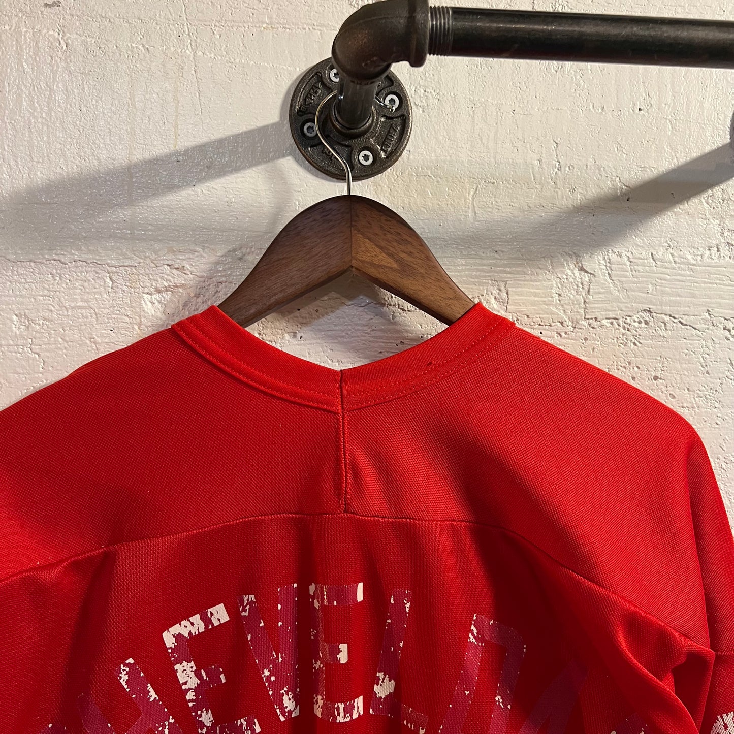 Vintage Faded Detroit Red Wings ‘Cheveloae #32’ Hockey Jersey - Size Medium - Made In USA - Red/White