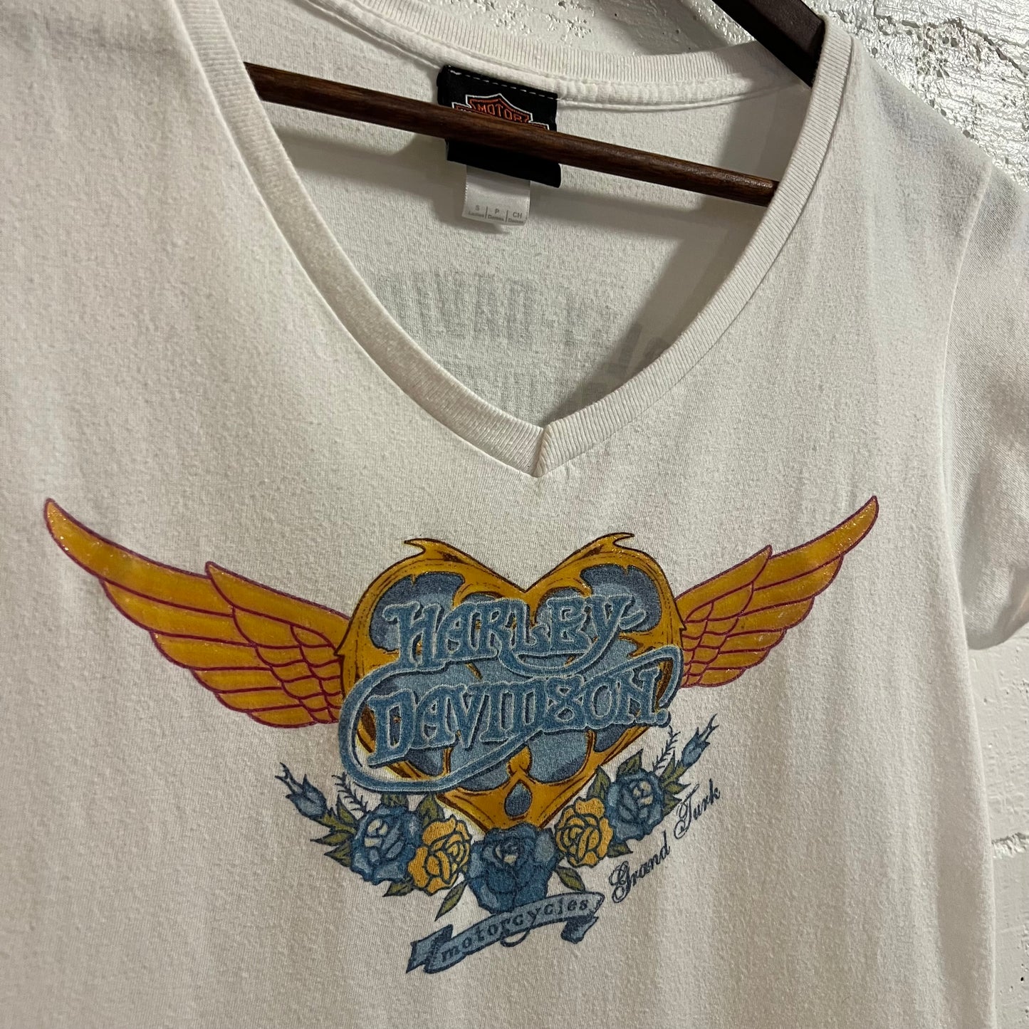 Vintage 2000’s Harley Davidson ‘Grand Turk’ Baby Tee - Size Small - White/Multi