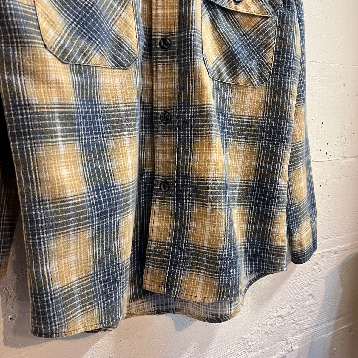 True Vintage 1970's Fieldmaster By Sears Perma-Prest Shadow Plaid Button Up Flannel Shirt - Size Small - Made In USA - Blue/Tan/White