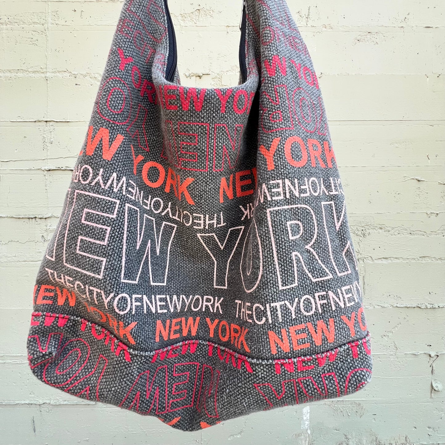 Robin Ruth New York City Hobo Handbag - O/S - Gray/Red